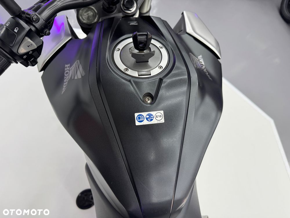 Honda CB - 21