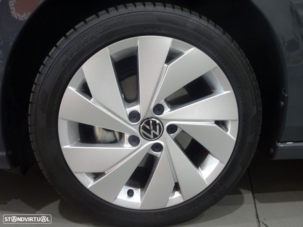 VW Golf 1.5 eTSI Urban DSG - 37