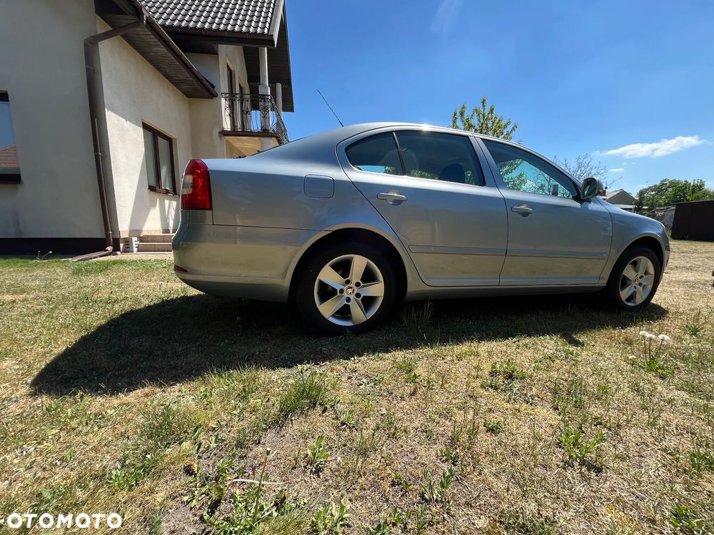 Skoda Octavia 1.6 Ambition - 16