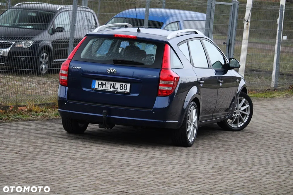 Kia Ceed - 9