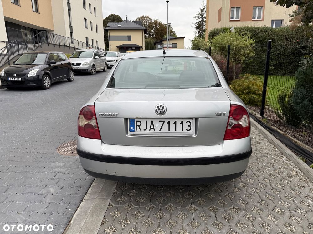 Volkswagen Passat 1.8T - 1