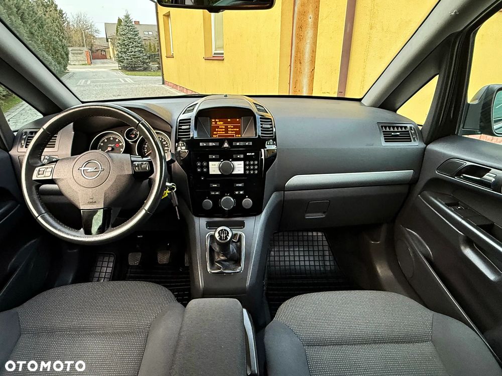 Opel Zafira - 2