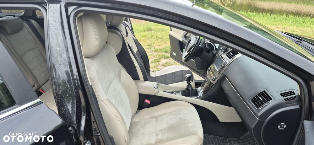 Toyota Avensis 2.0 D-4D Premium - 10