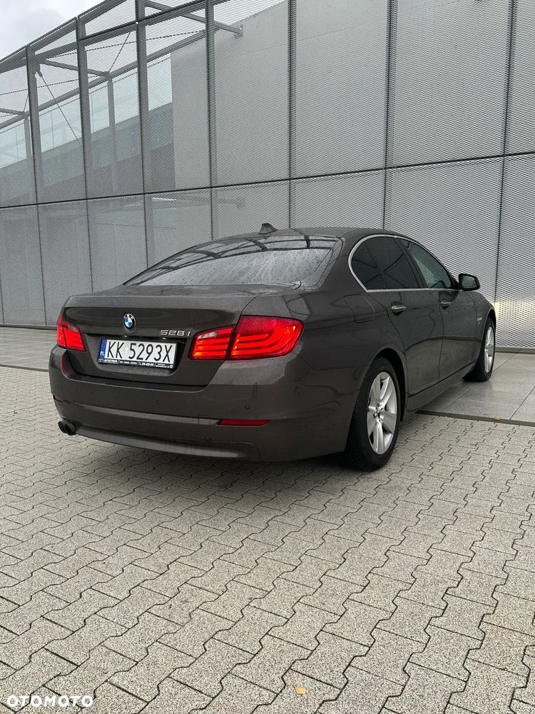 BMW Seria 5 528i xDrive Luxury Line - 8