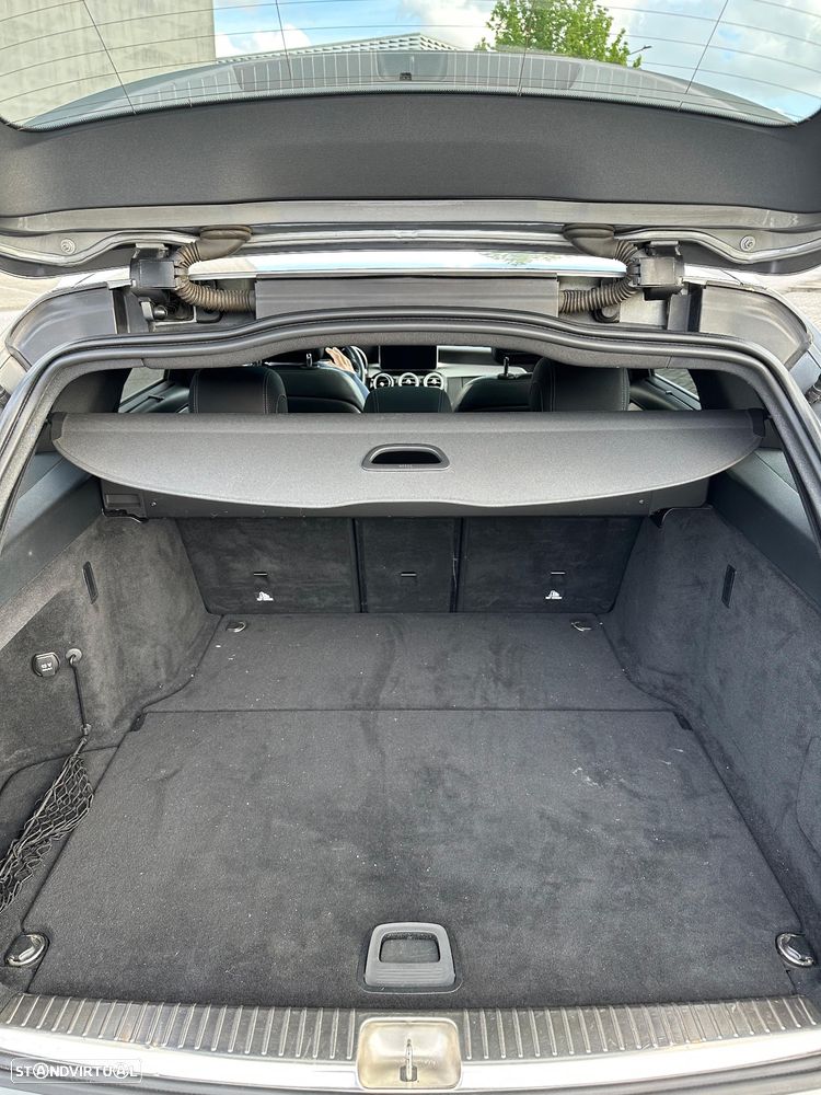 Mercedes-Benz C 300 h AMG Line - 12