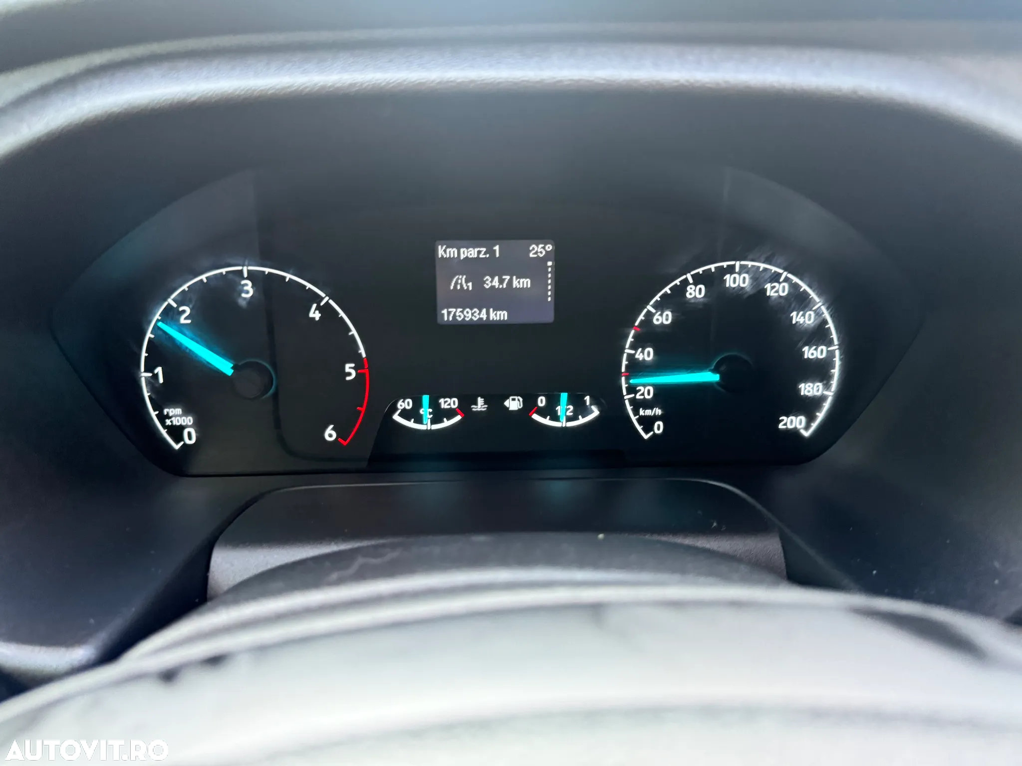 Ford Transit/Tourneo Custom L2H1 2.0L Ecoblue - 14