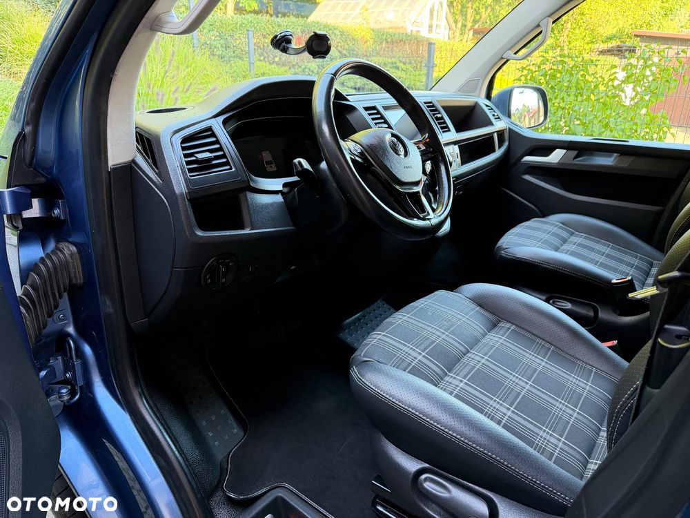 Volkswagen Caravelle - 3
