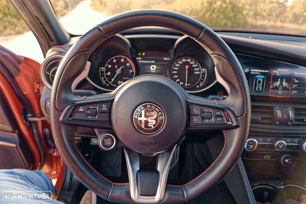 Alfa Romeo Giulia 2.0 T Estrema Q4 AT8 - 26