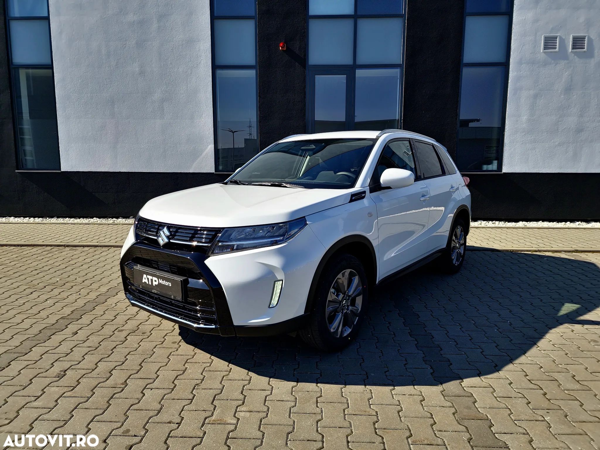 Suzuki Vitara 1.4 Boosterjet MHEV Luxus - 1