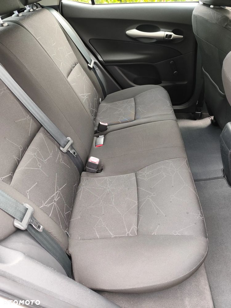 Toyota Auris - 10