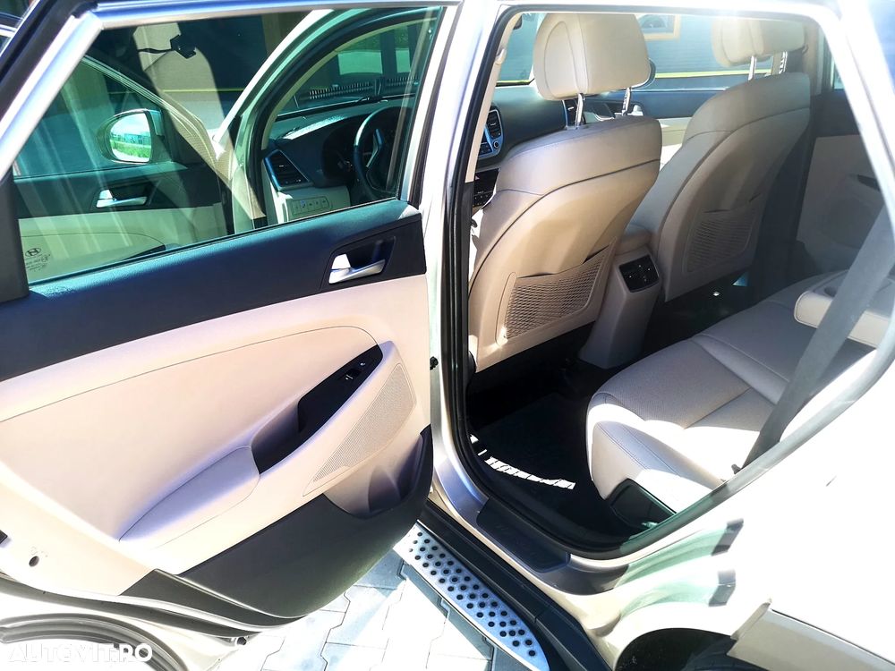 Hyundai Tucson 2.0 CRDI 4WD 6AT Premium+ - 17