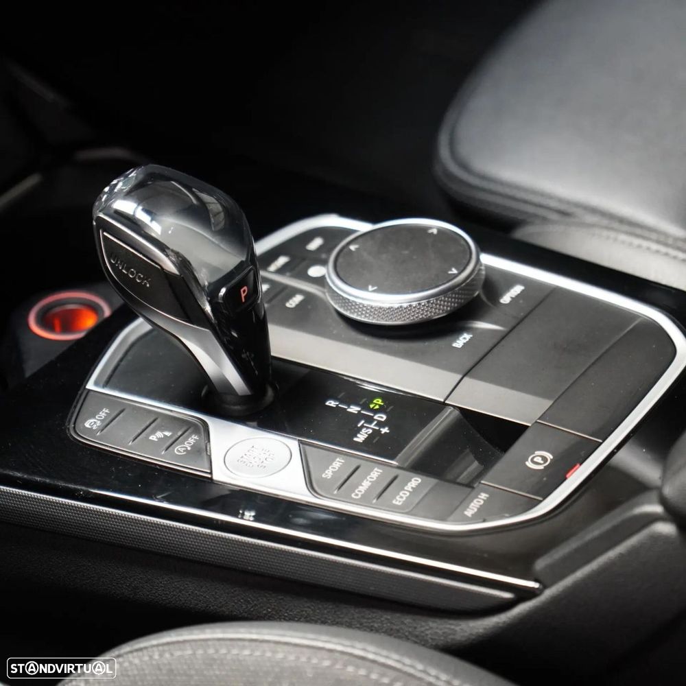 BMW 118 i Line Sport Auto - 38