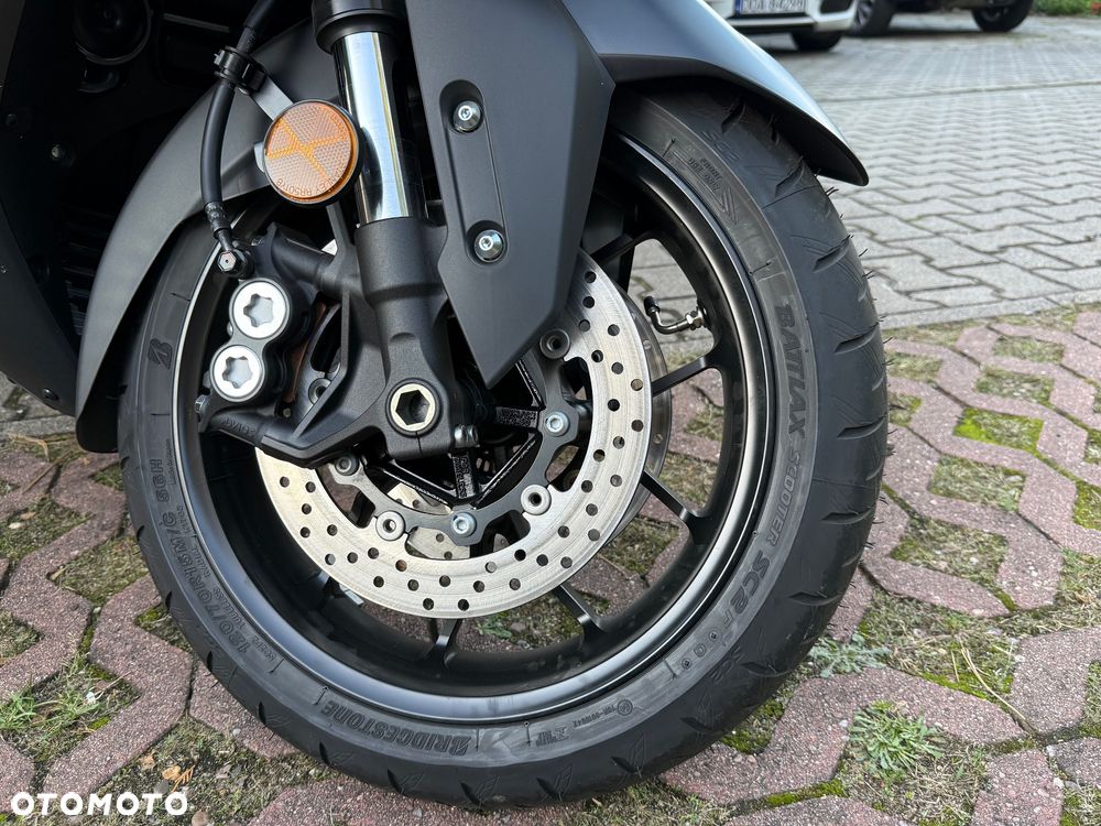 Yamaha Tmax - 10