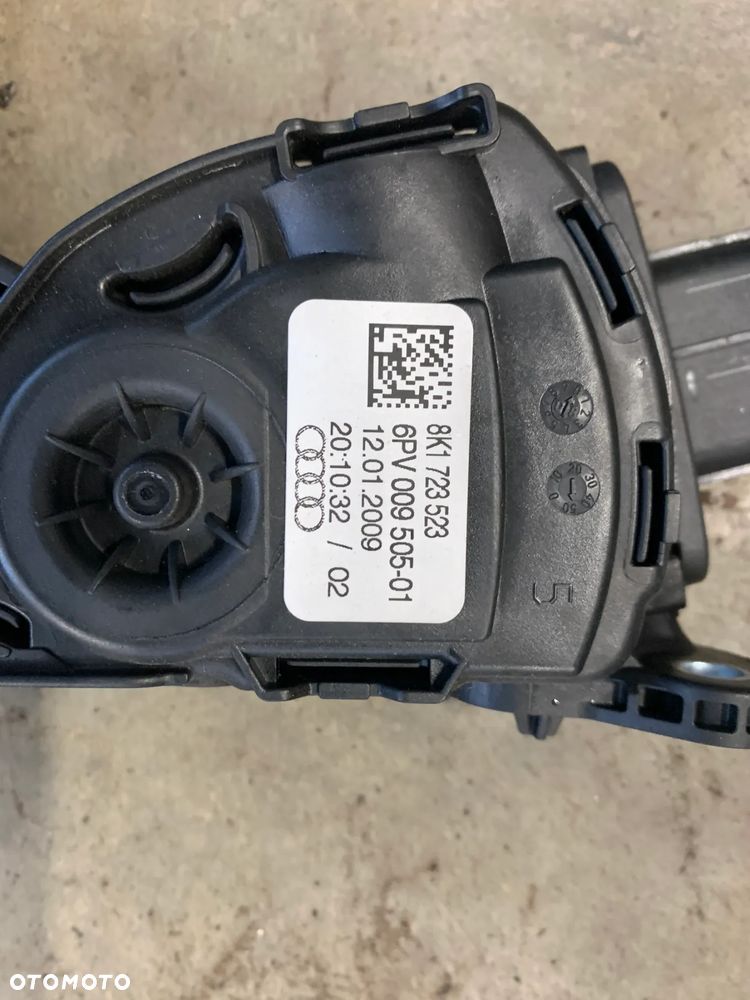 pedał potencjometr gazu 8K1723523 A6 C6 FL Lift 2.7 TDI - 2
