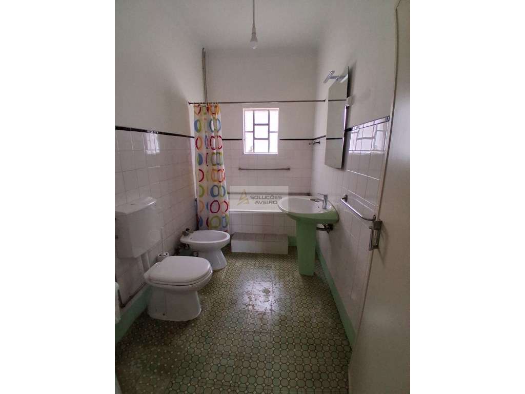 Arrendamento: Moradia Térrea T3 na Mamarrosa com Anexos e Terreno - Grande imagem: 4/11