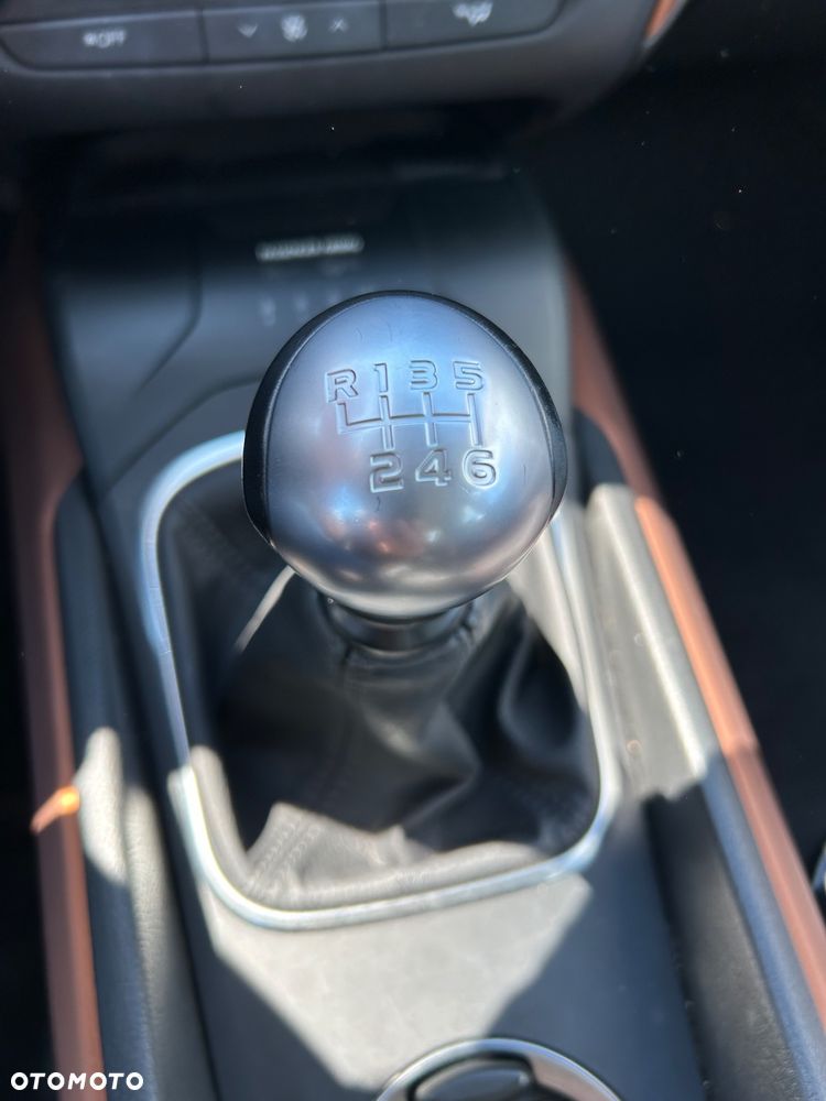 Toyota Avensis 1.8 Premium - 5