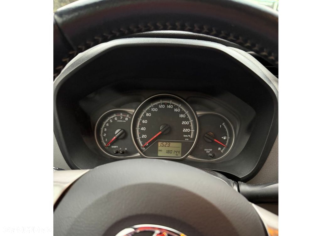 Toyota Yaris 1.33 Active EU6 - 8