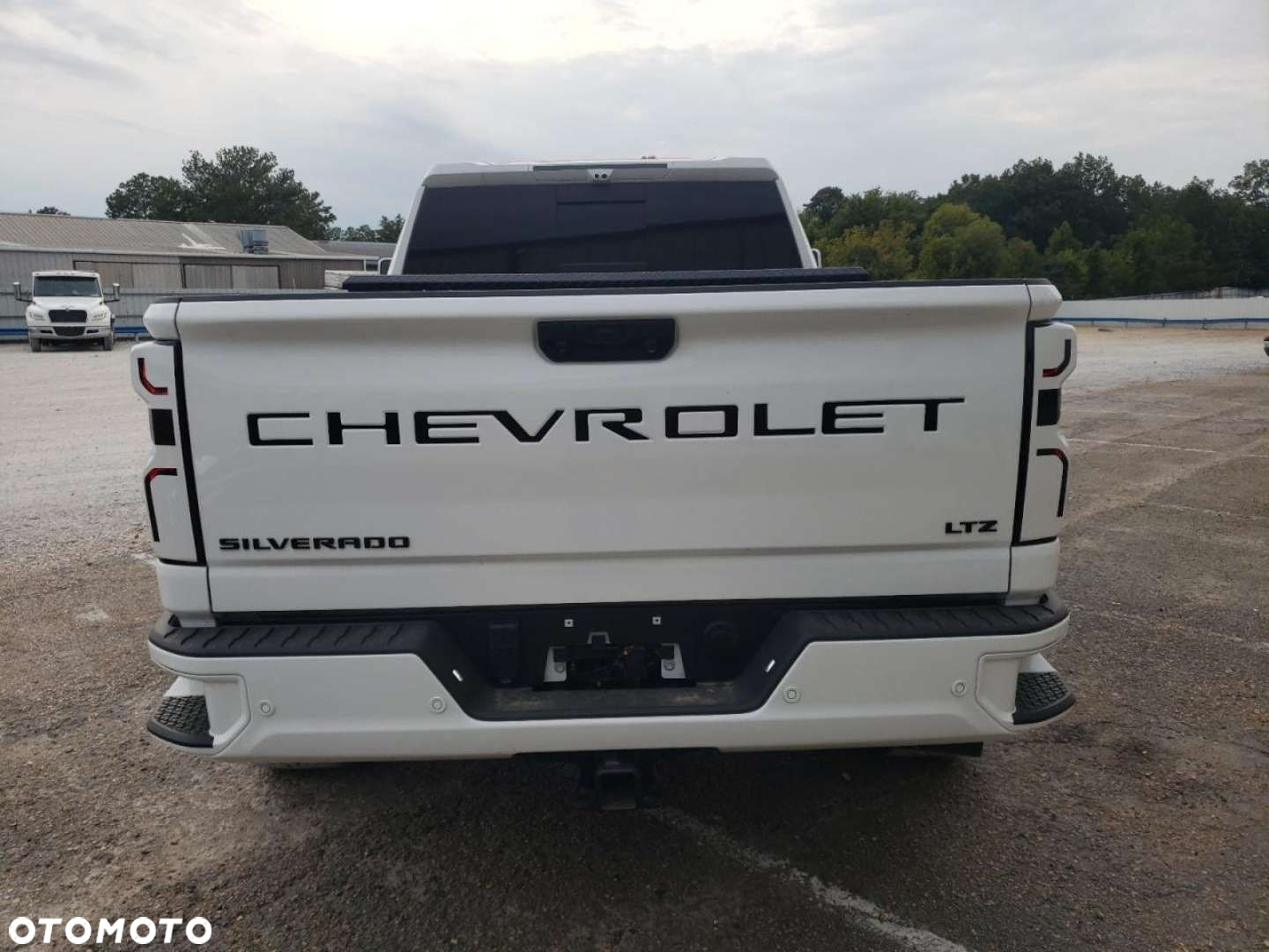 Chevrolet Silverado - 4