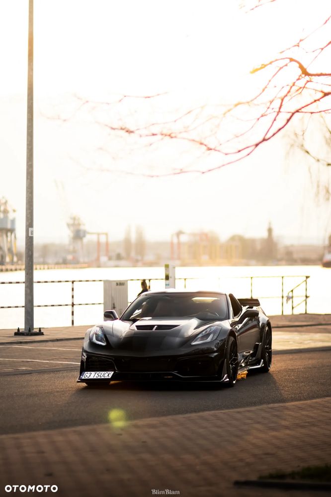 Chevrolet Corvette - 15