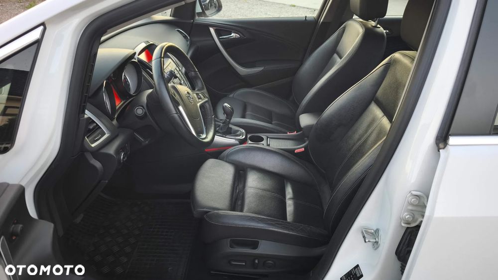 Opel Astra 1.4 T Cosmo S&S - 11