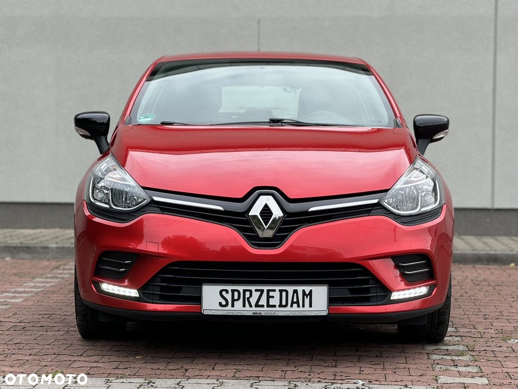 Renault Clio 1.2 16V 75 LIMITED - 11