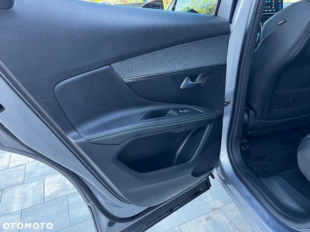 Peugeot 3008 1.5 BlueHDi Allure Pack S&S EAT8 - 31