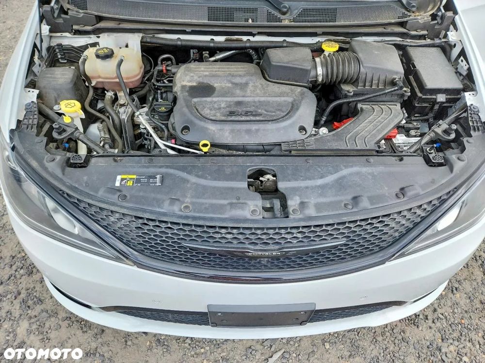 Chrysler Pacifica - 11