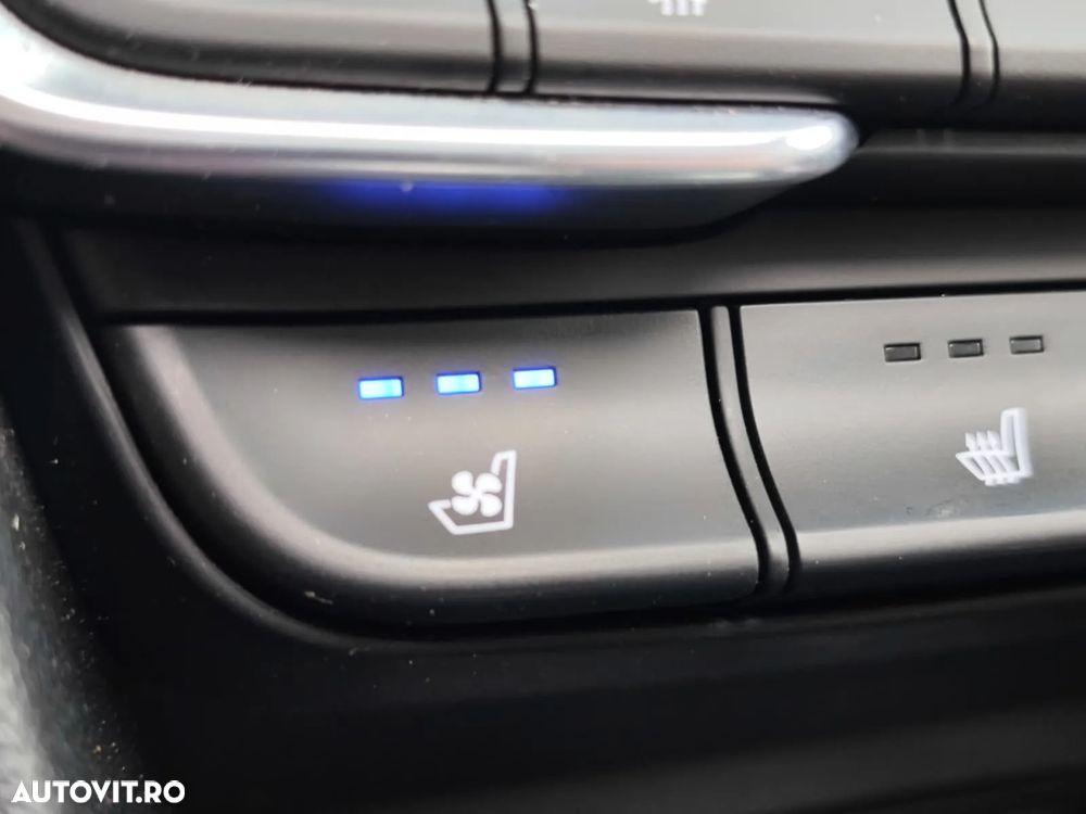 Hyundai Santa Fe 2.2 CRDi 4WD 8AT Luxury - 31