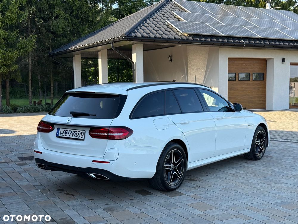 Mercedes-Benz Klasa E 300 de AMG - 9