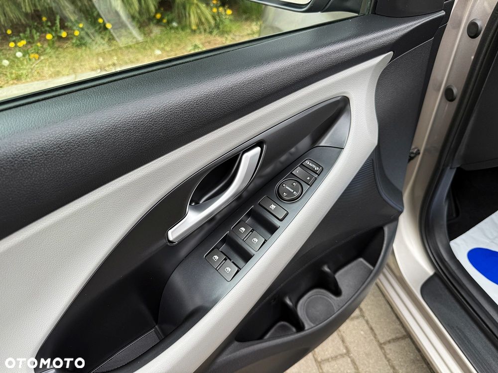 Hyundai i30 1.4 T-GDI DCT Premium - 29