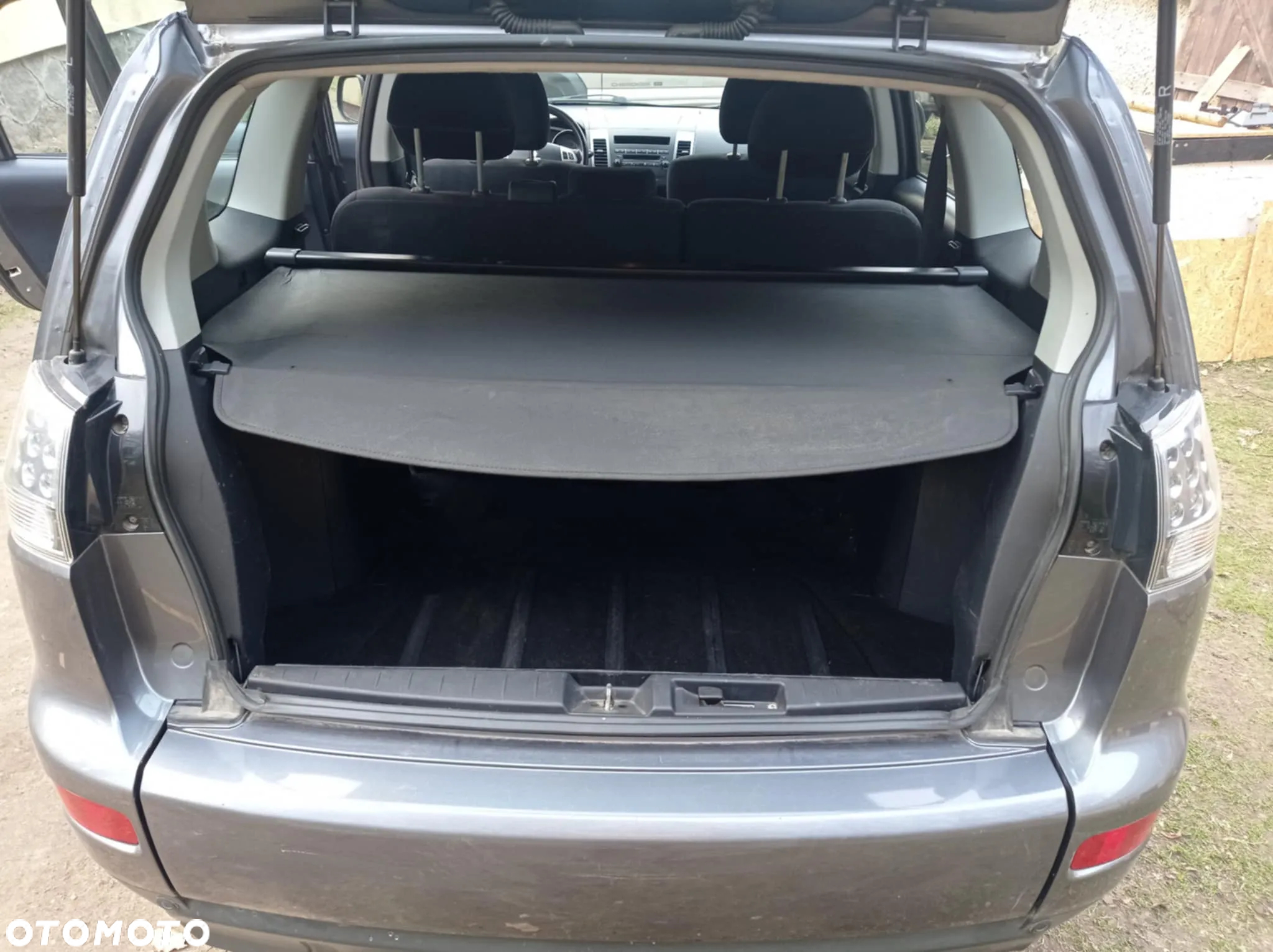 Mitsubishi Outlander - 8