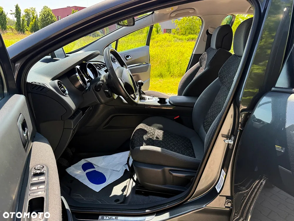 Peugeot 3008 1.6 HDi Style - 24