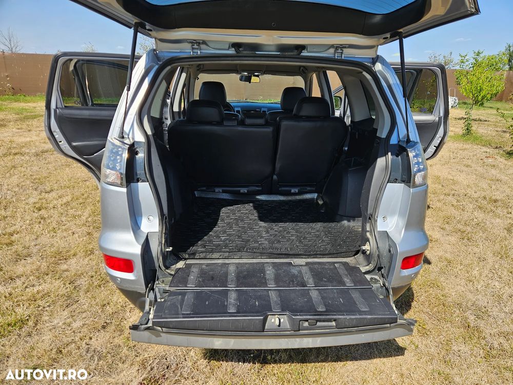 Mitsubishi Outlander 2.2 DI-D 4WD TC-SST Intense+ A05 - 12