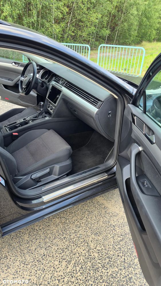 Volkswagen Passat 2.0 TDI BMT Comfortline - 12