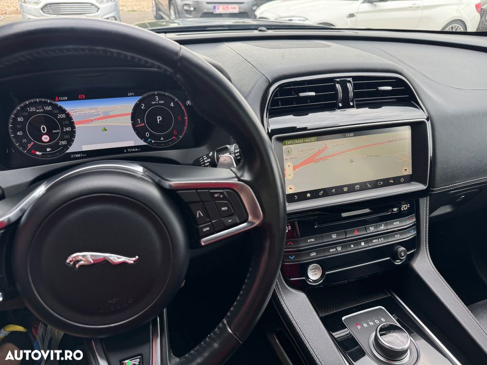 Jaguar F-Pace 20d AWD Aut. R-Sport - 9