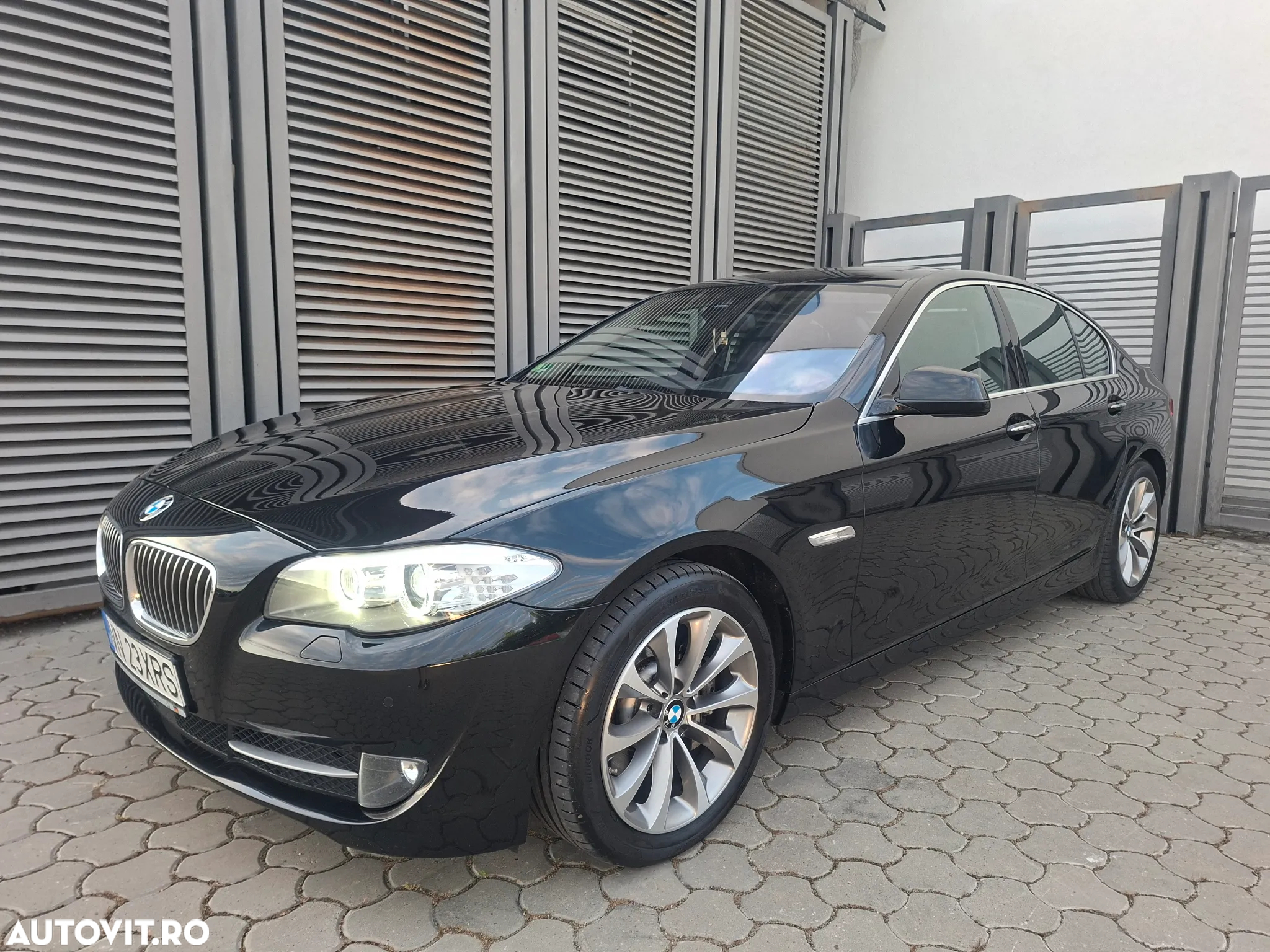 BMW Seria 5 530d Sport-Aut. Luxury Line - 24