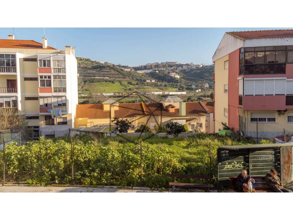 Terreno para construção de prédio em Odivelas - Grande imagem: 3/20
