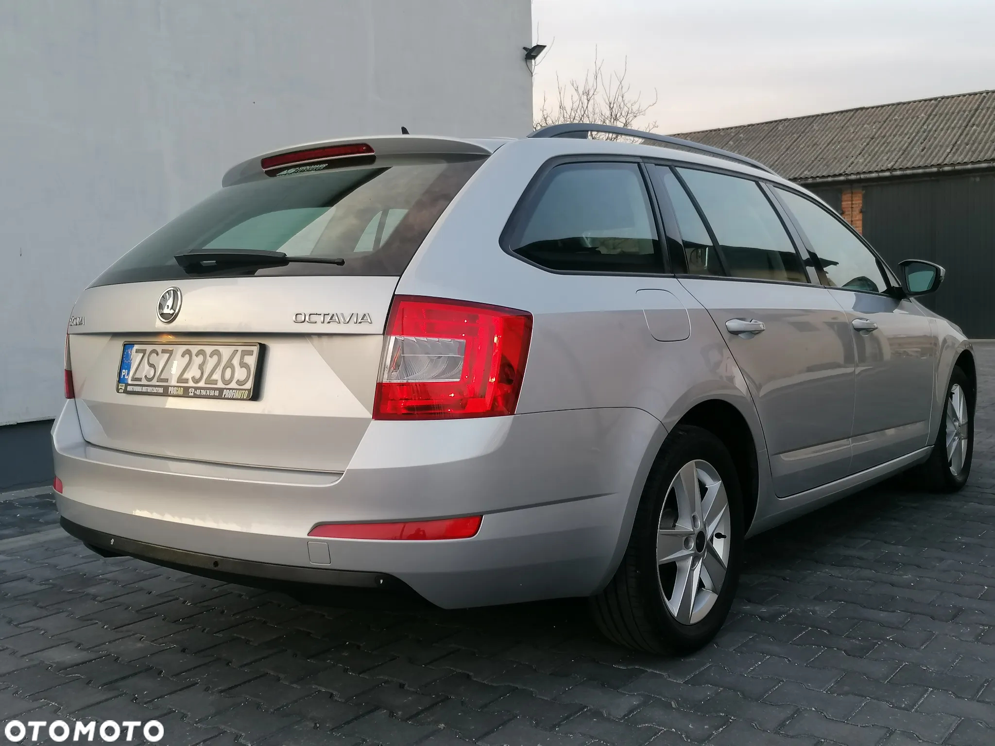 Skoda Octavia 2.0 TDI DSG Ambition - 19