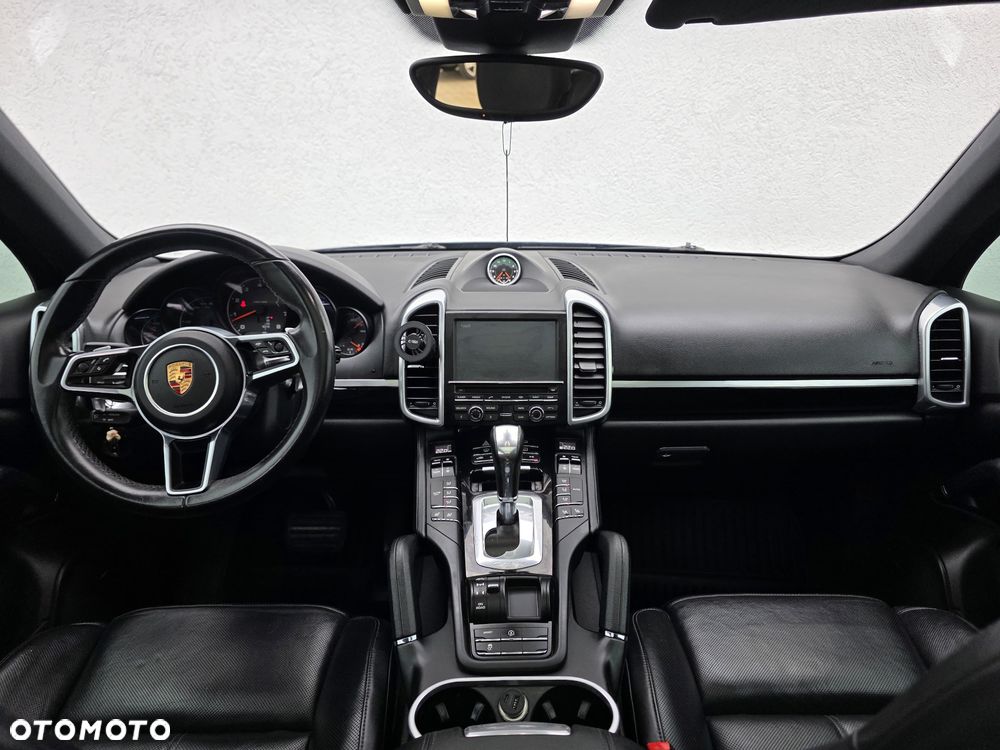 Porsche Cayenne Standard - 39