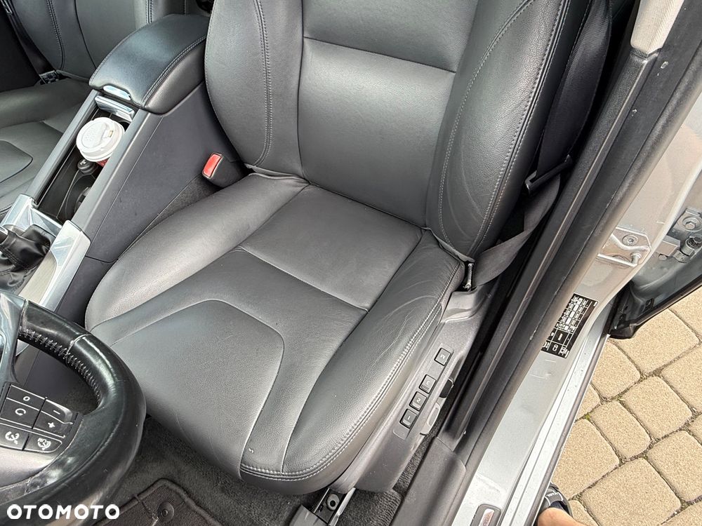 Volvo V60 D4 Momentum - 17