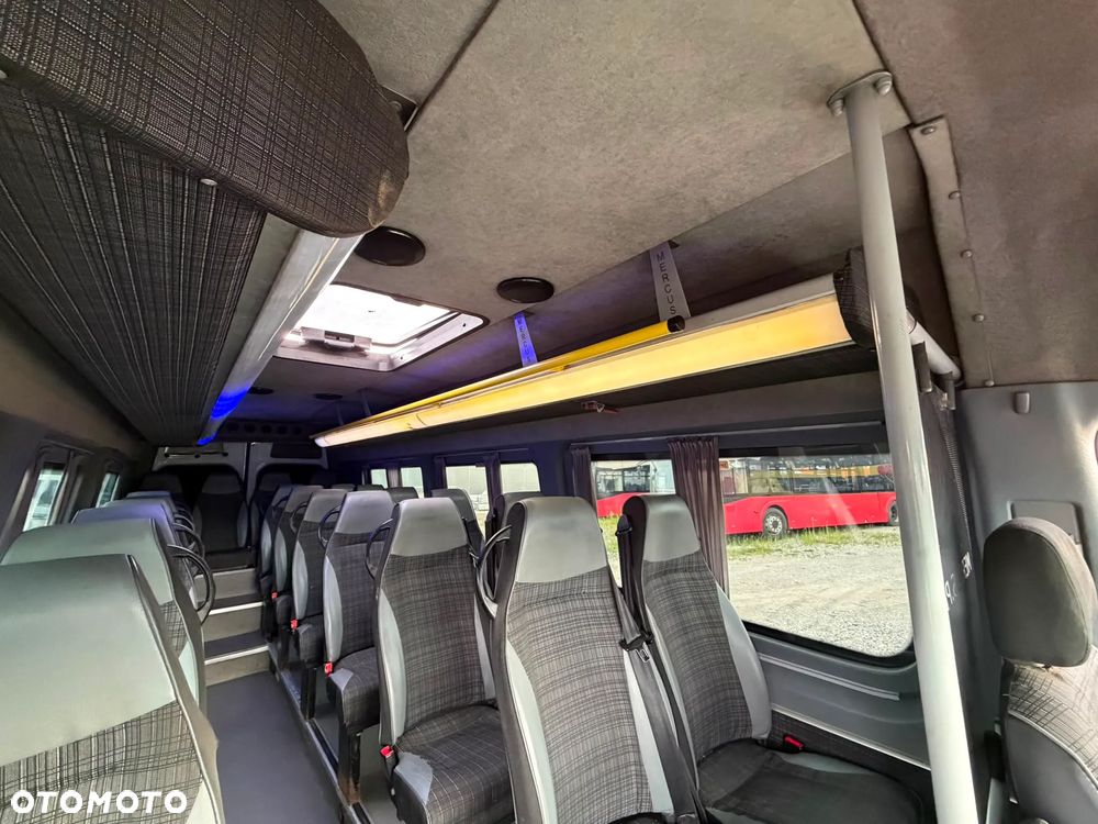 Mercedes-Benz Sprinter 516 - 17