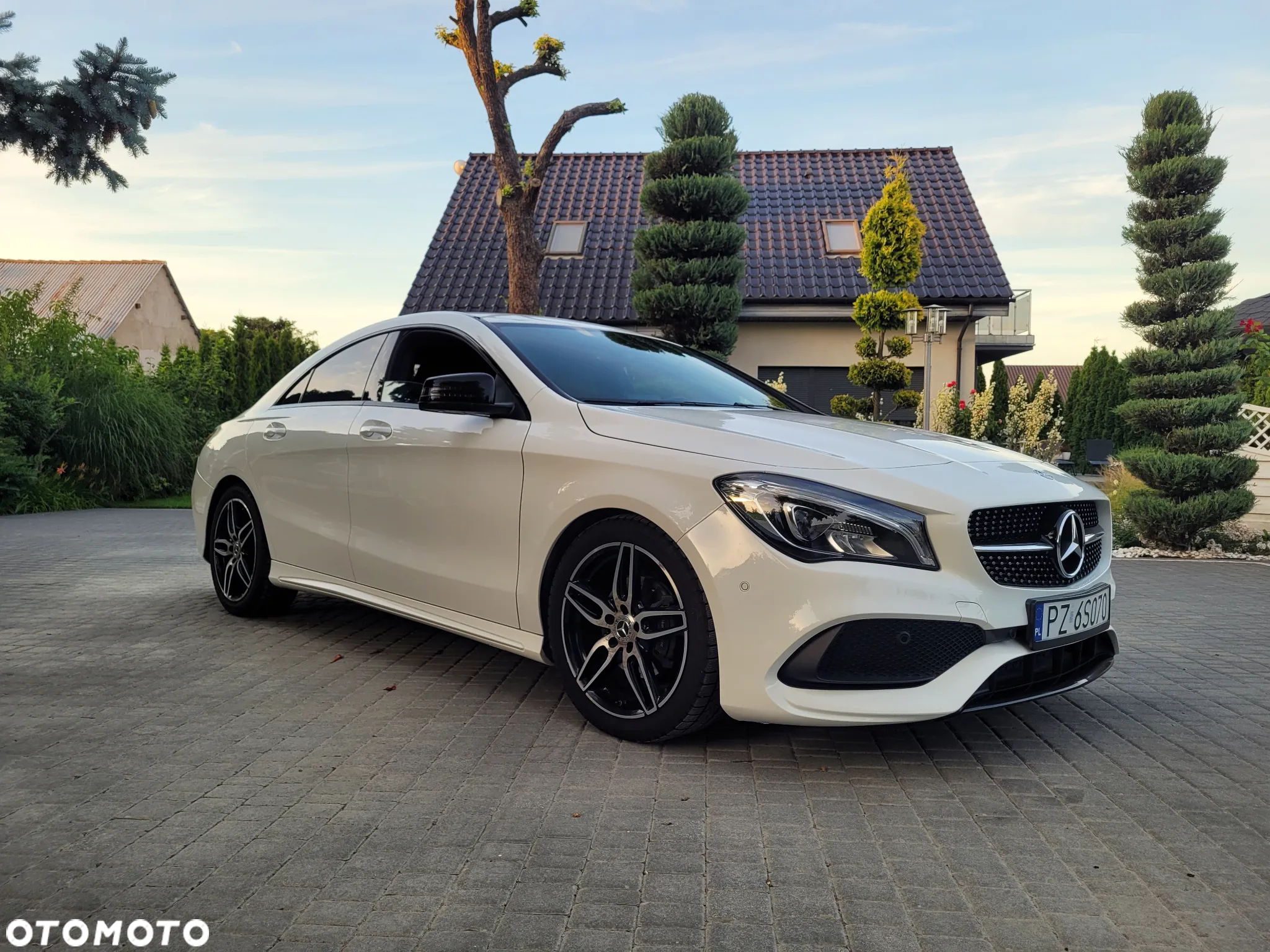 Mercedes-Benz CLA 200 7G-DCT AMG Line - 4