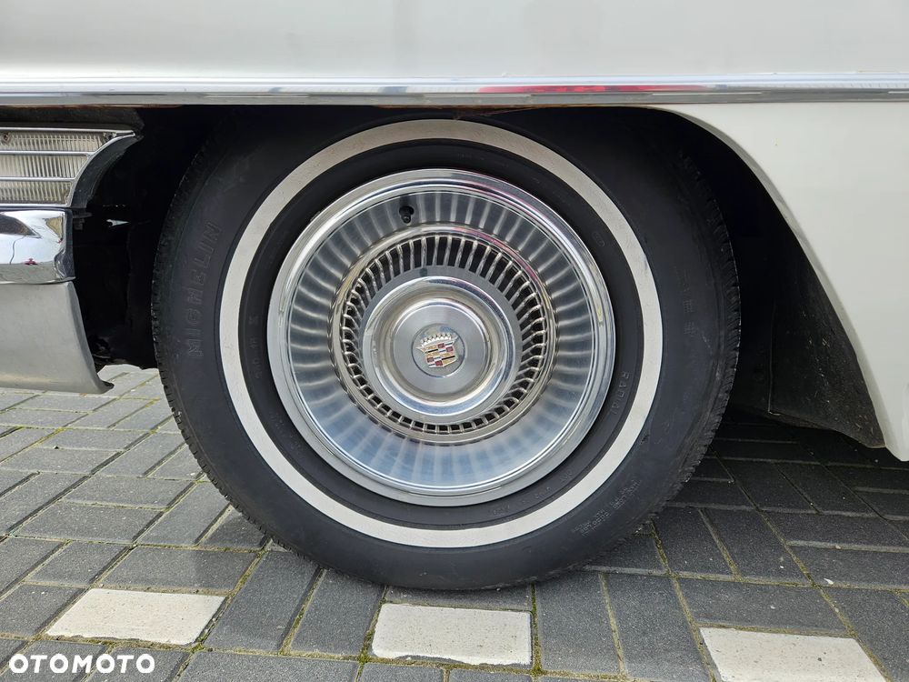 Cadillac Deville - 21