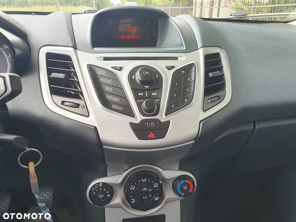 Ford Fiesta 1.25 Trend Edition - 29