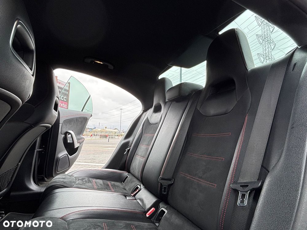 Mercedes-Benz CLA 200 d AMG Line 8G-DCT - 14