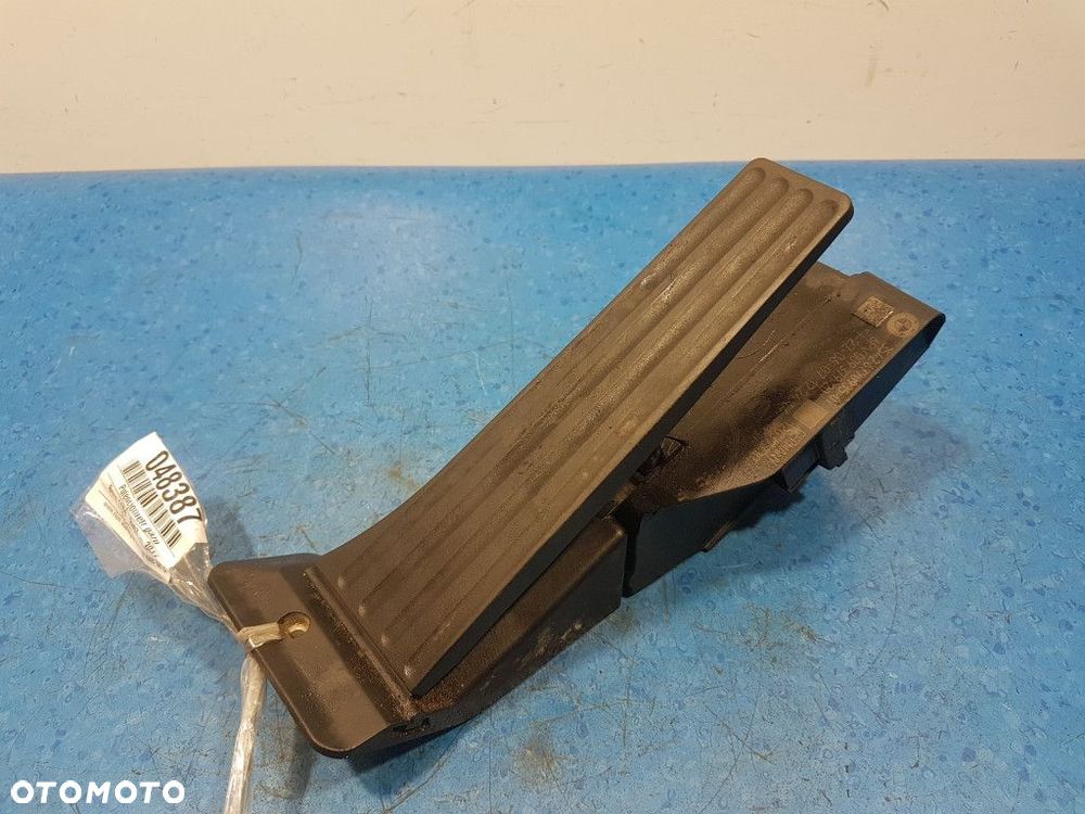 BMW 1 E87 118D POTENCJOMETR GAZU 74766500 N47