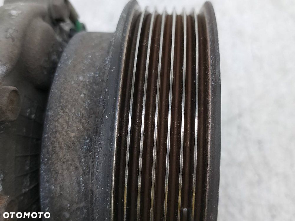 POMPA, SPRĘŻARKA KLIMATYZACJI RENAULT CLIO III 8200819568-A  SD6V12 1.2 - 6