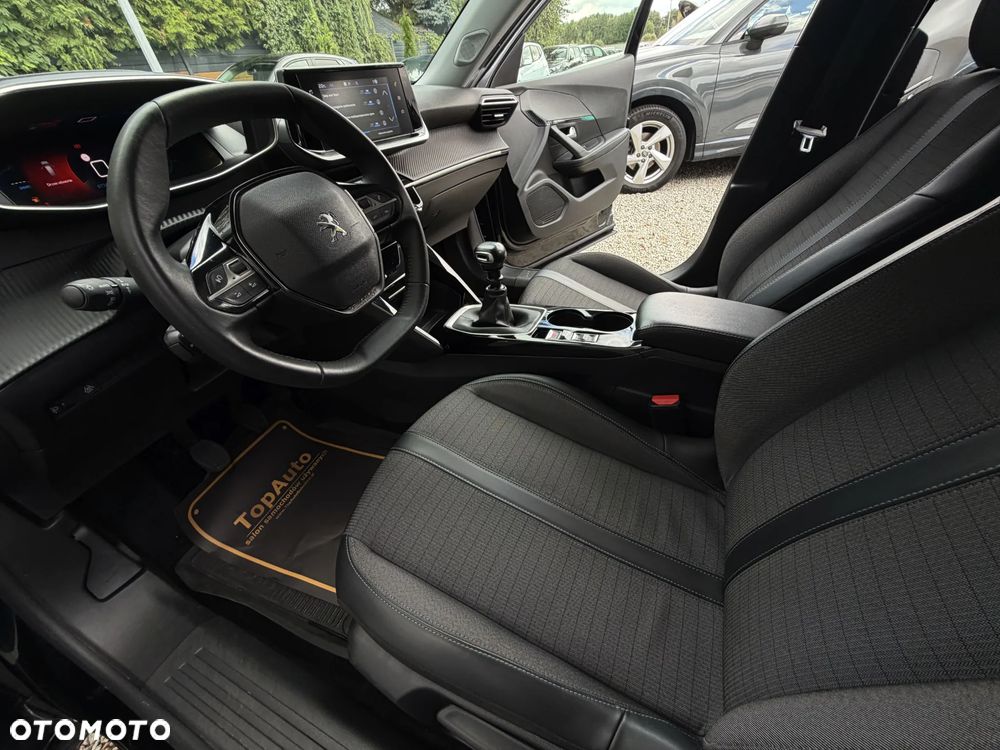 Peugeot 2008 - 18