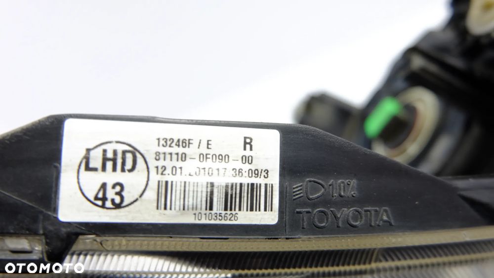 toyota verso lampa reflektor prawy 81110-0f090 eu - 6