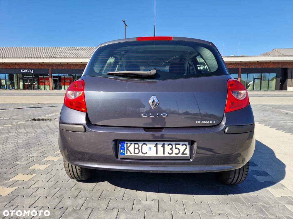 Renault Clio - 7